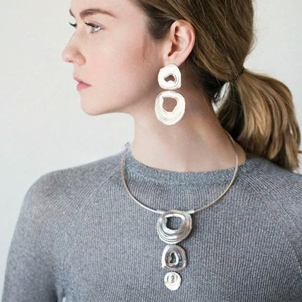 Organic Loop Pendant Necklace