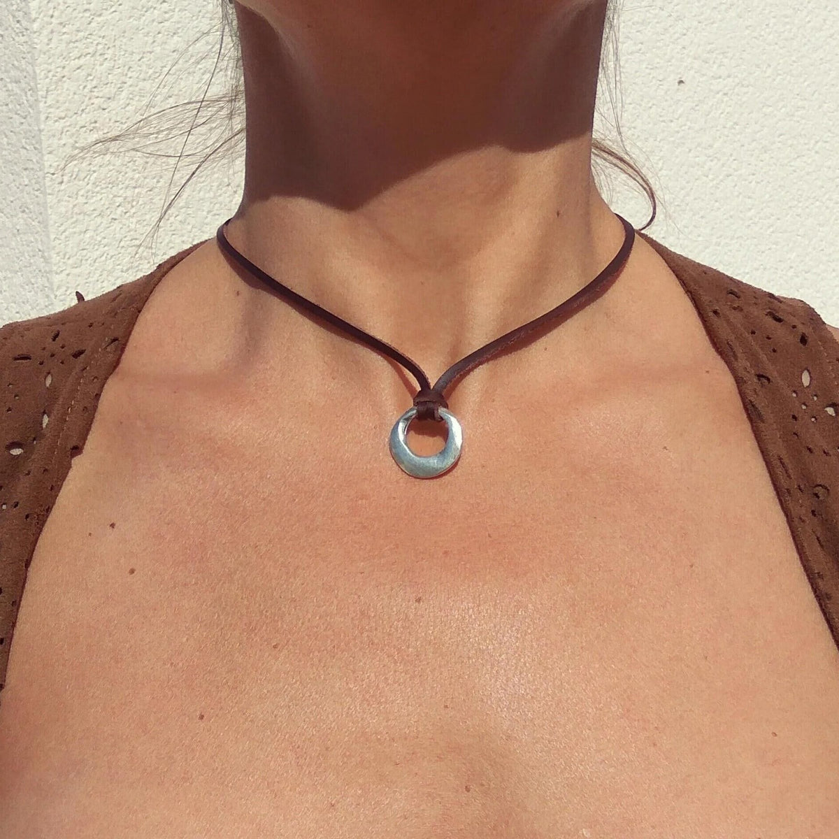 Hammered Circle Leather Choker