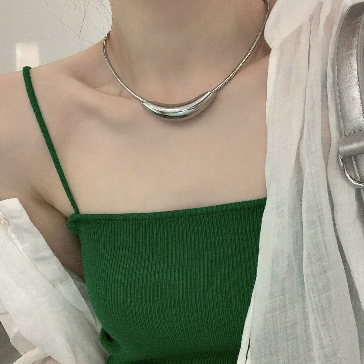 Curved Bar Snake Chain Necklace