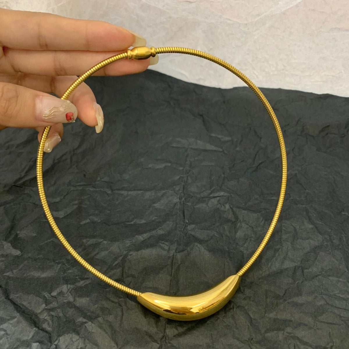 Curved Bar Snake Chain Necklace