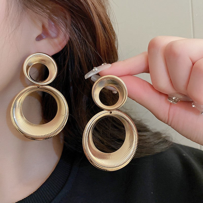 Ribbed Circle Earrings