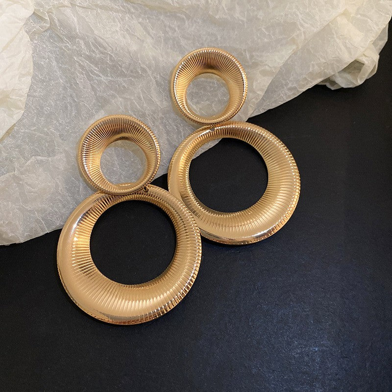Ribbed Circle Earrings