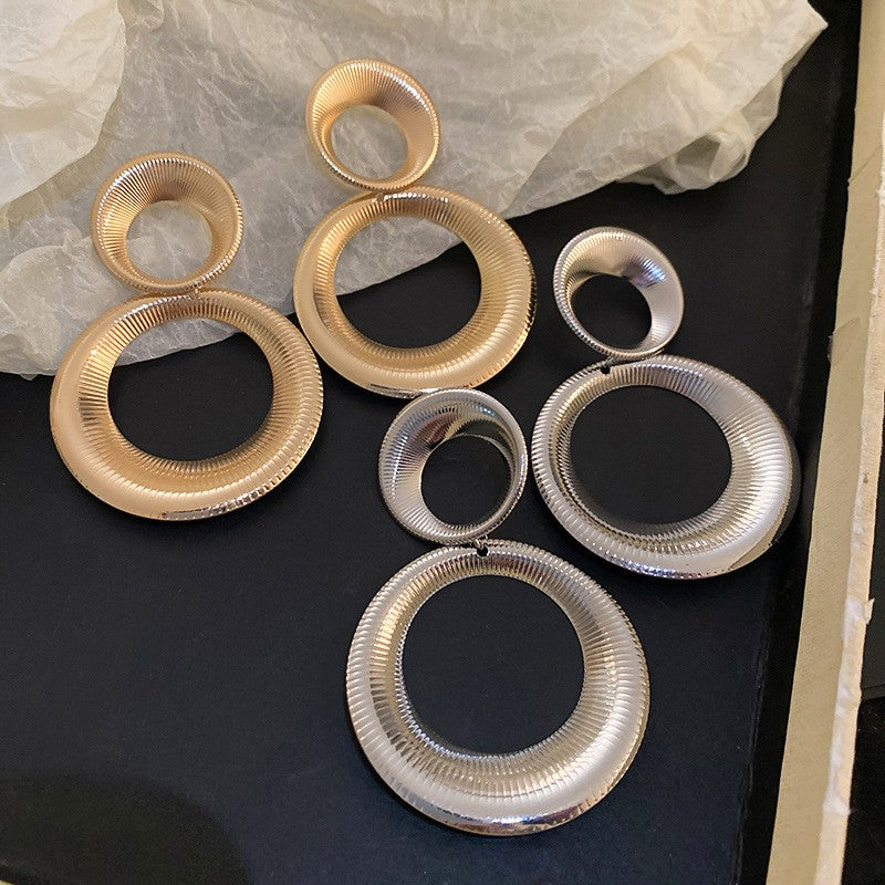 Ribbed Circle Earrings