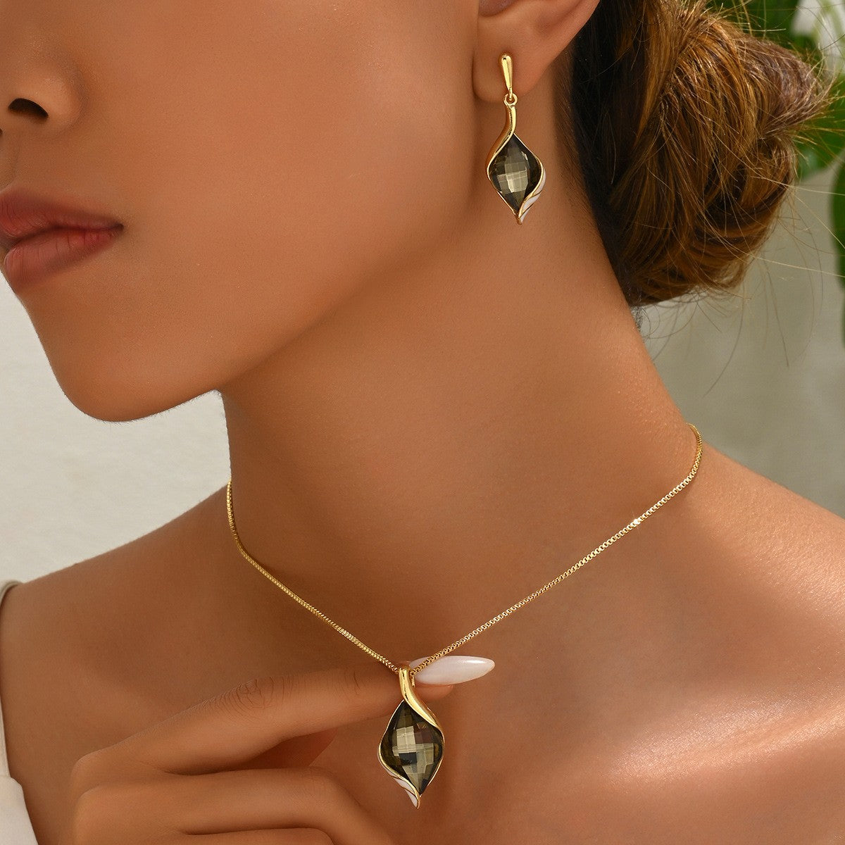 Diamond Cut Teardrop Jewelry Set