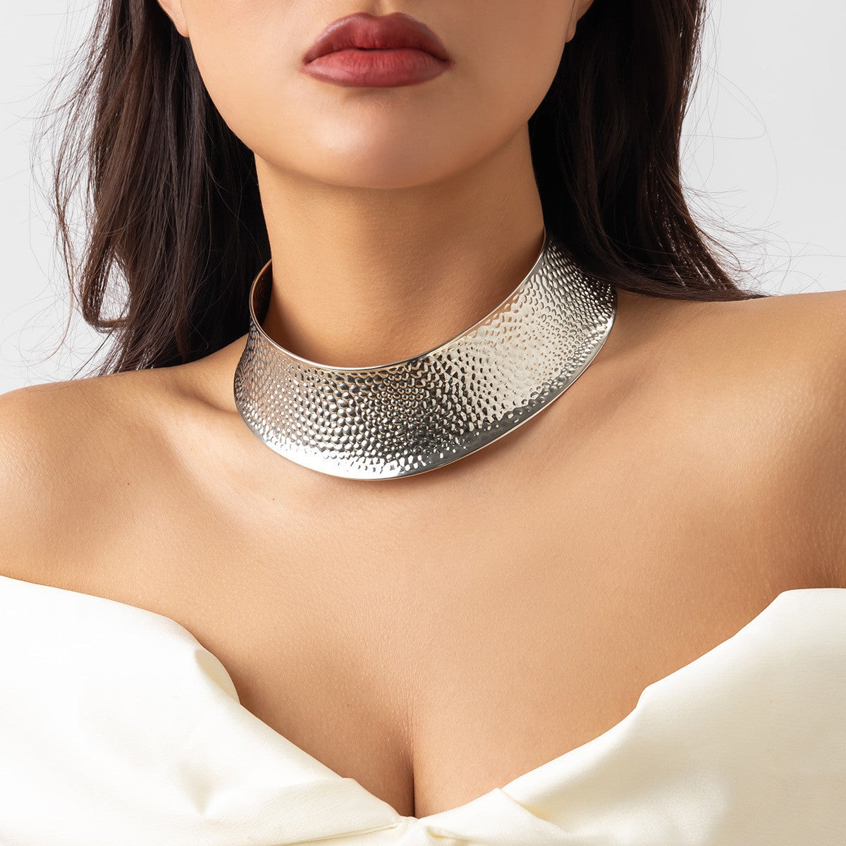 Hammered Metal Collar Necklace