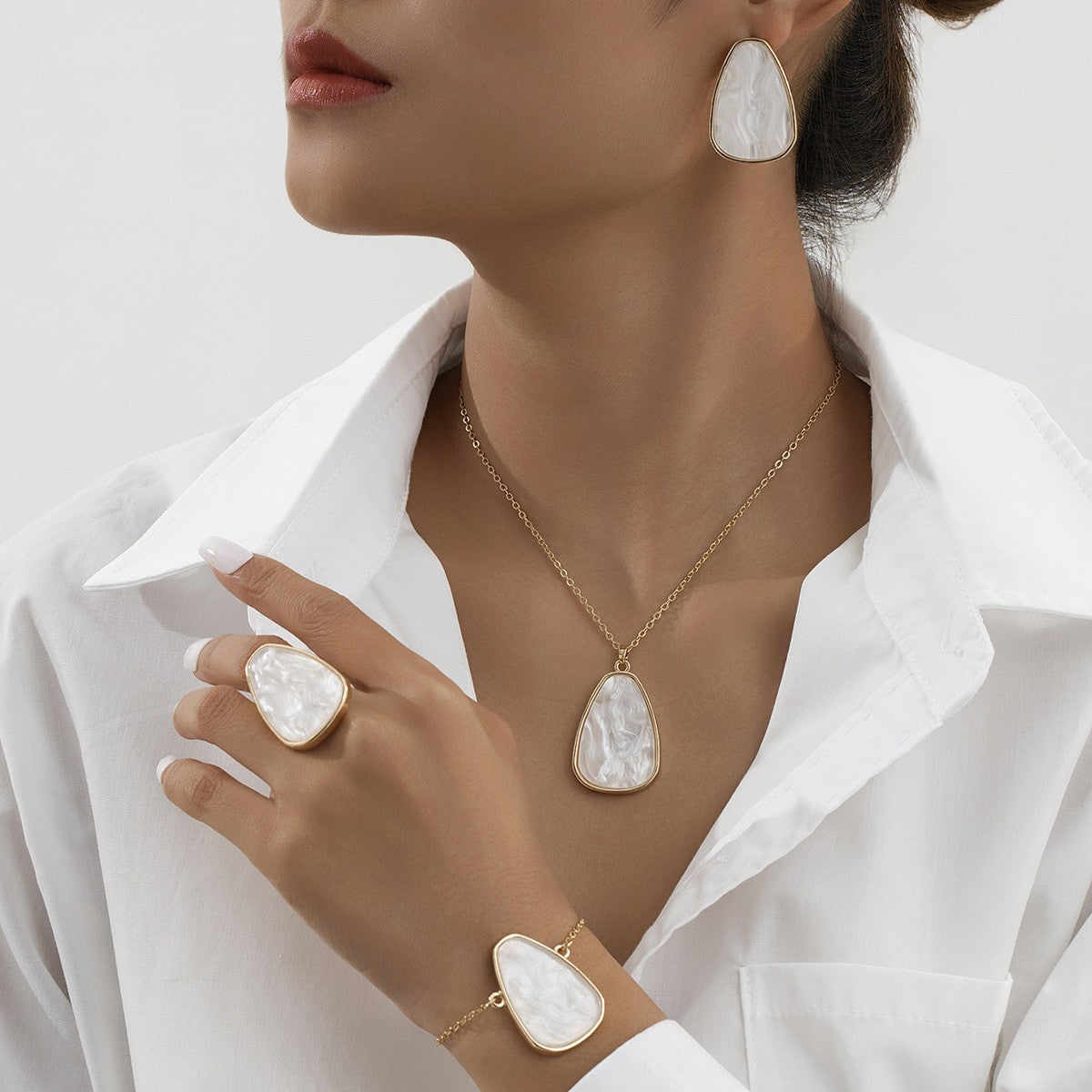 White Marbled Teardrop Jewelry Set