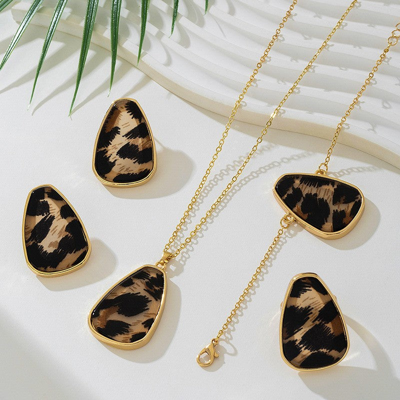 White Marbled Teardrop Jewelry Set