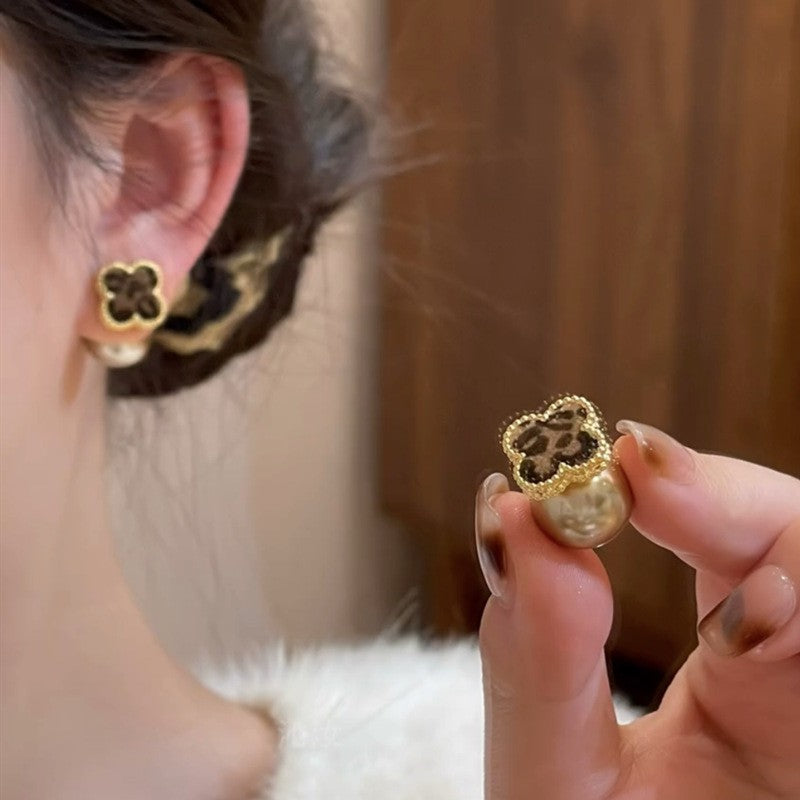 Leopard Clover Pearl Earrings