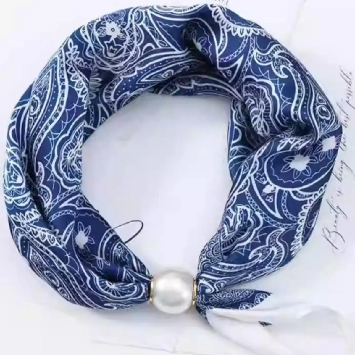 Magnetic Buckle Pearl Necklace