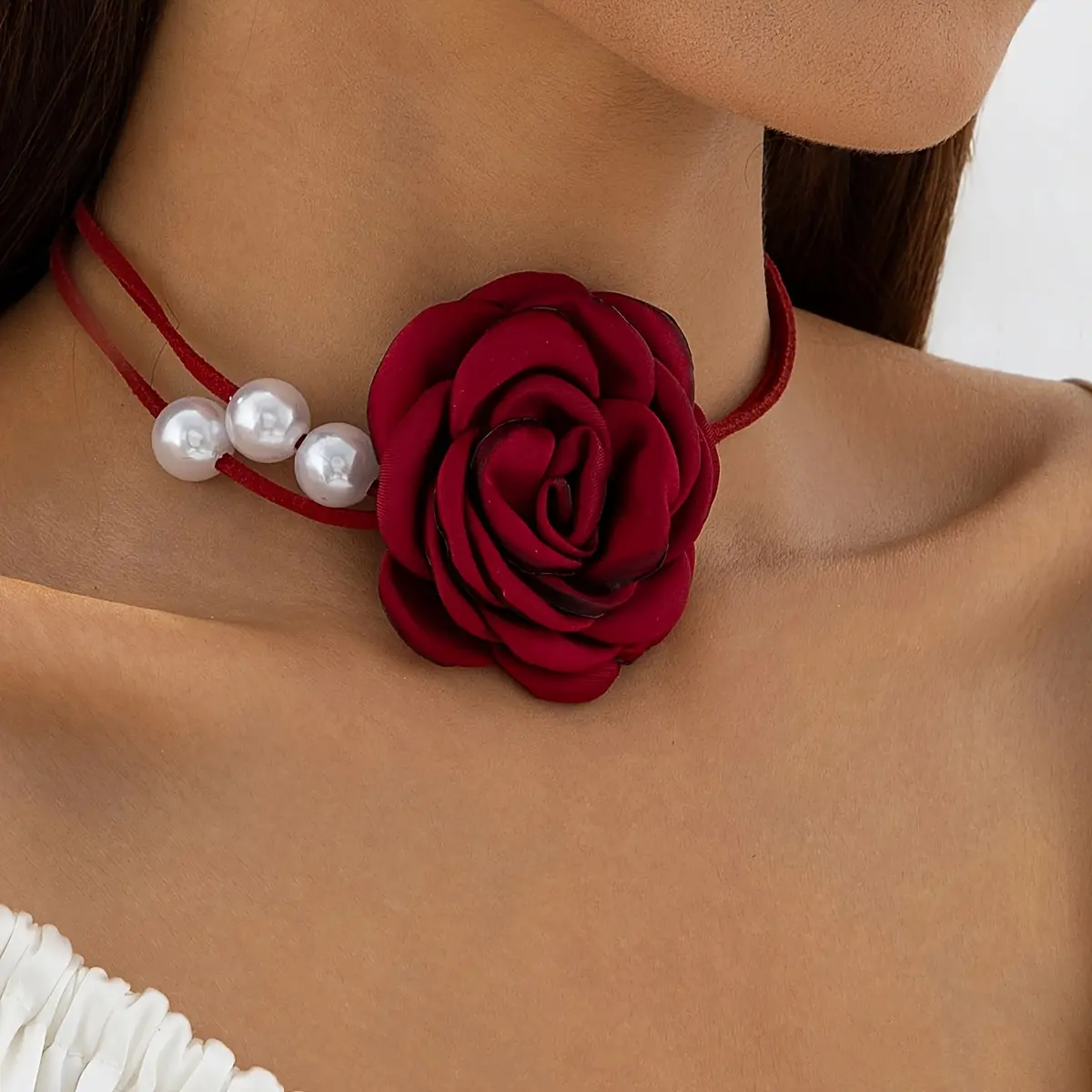 Rose Collarbone Necklace
