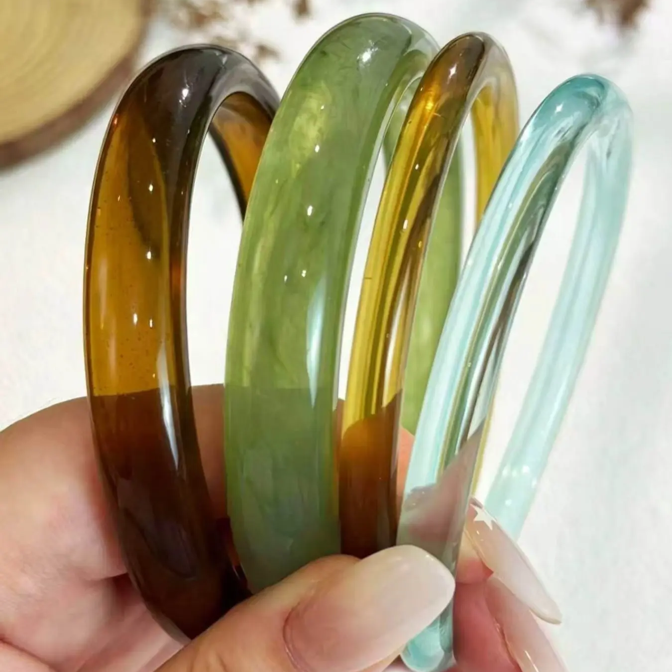 4pc Vintage Resin Bangle Set