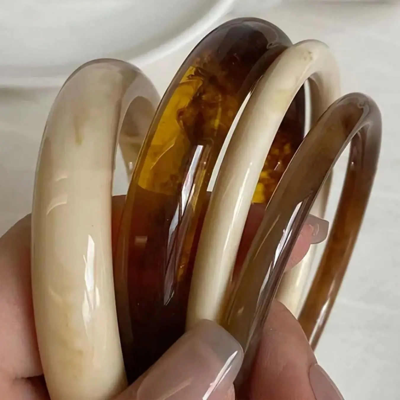 4pc Vintage Resin Bangle Set
