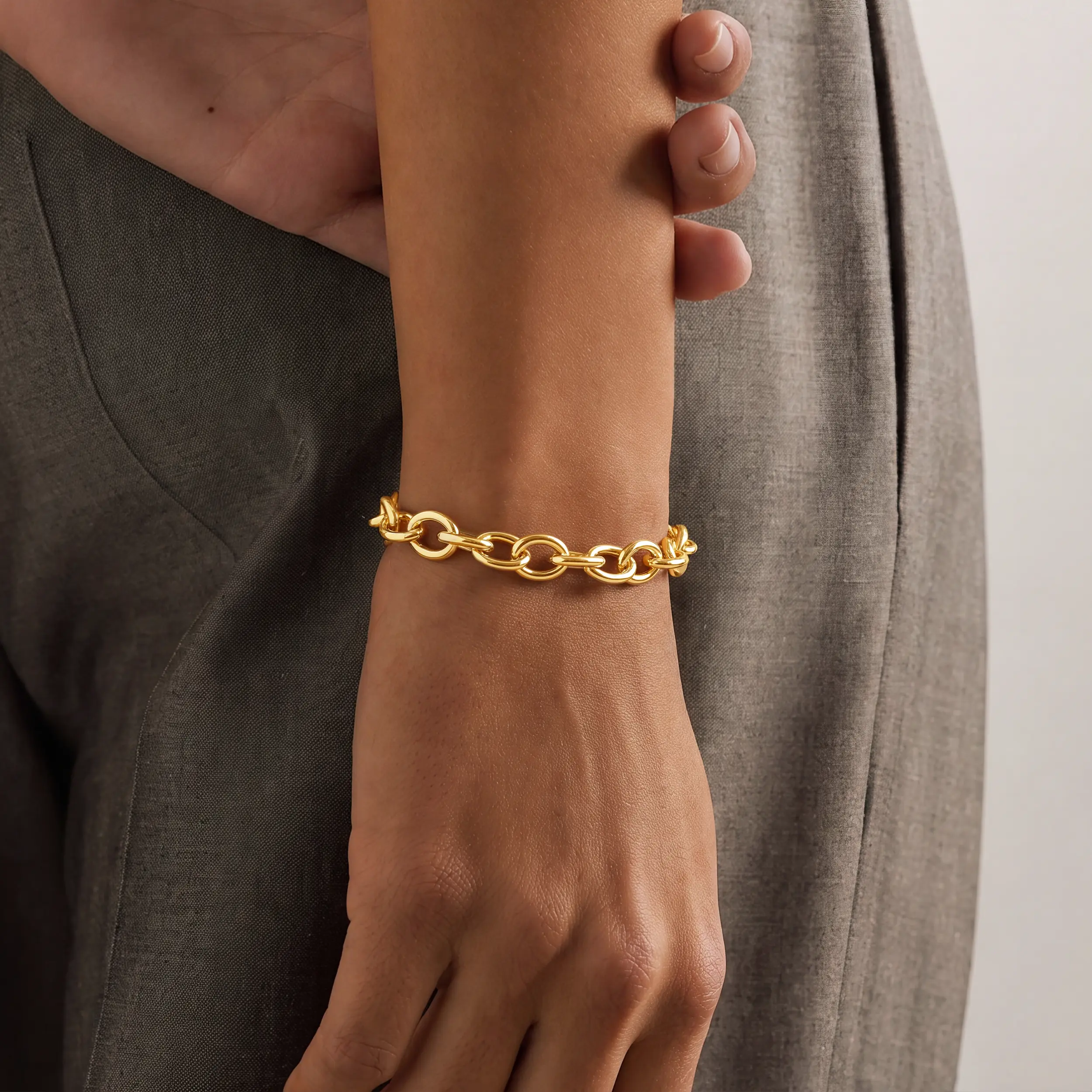 Minimal O Link Bracelet